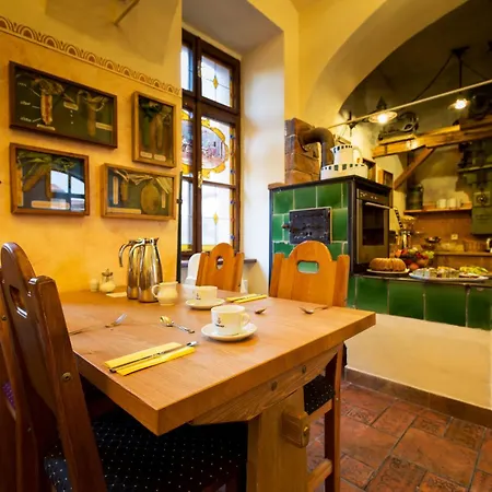 Hotel Selsky Dvur - Bohemian Village Courtyard-2